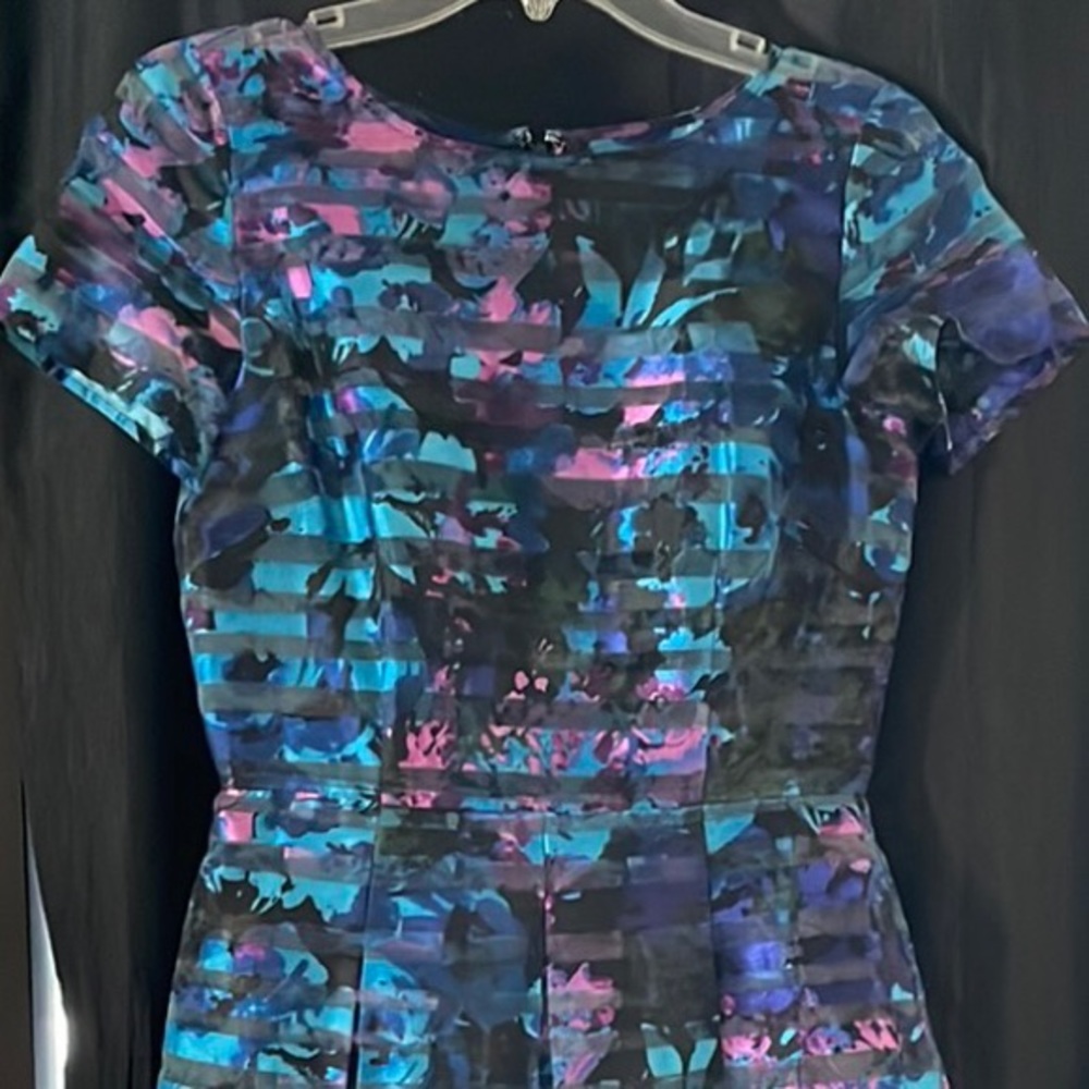 TAHARI organza style dress size 4